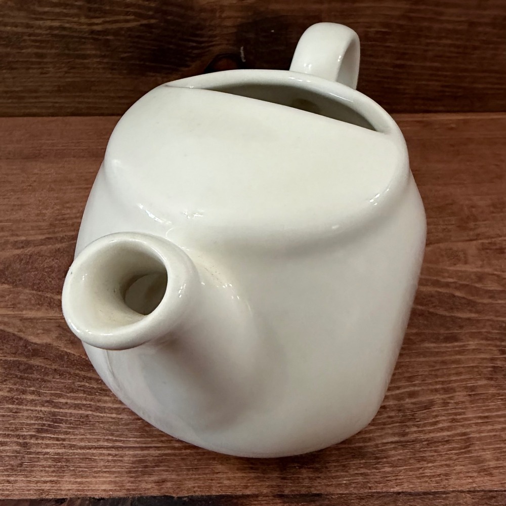 Oneida White Ceramic Open Top Teapot B-10 Minimalist Stoneware Serving Carafe